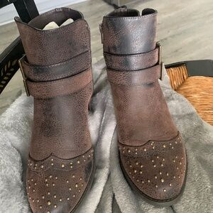 WOMENS RUFF HEWN SIDE ZIP DOUBLE STRAP WITH BUCKLE BROWN ANKLE BOOT SIZE 10